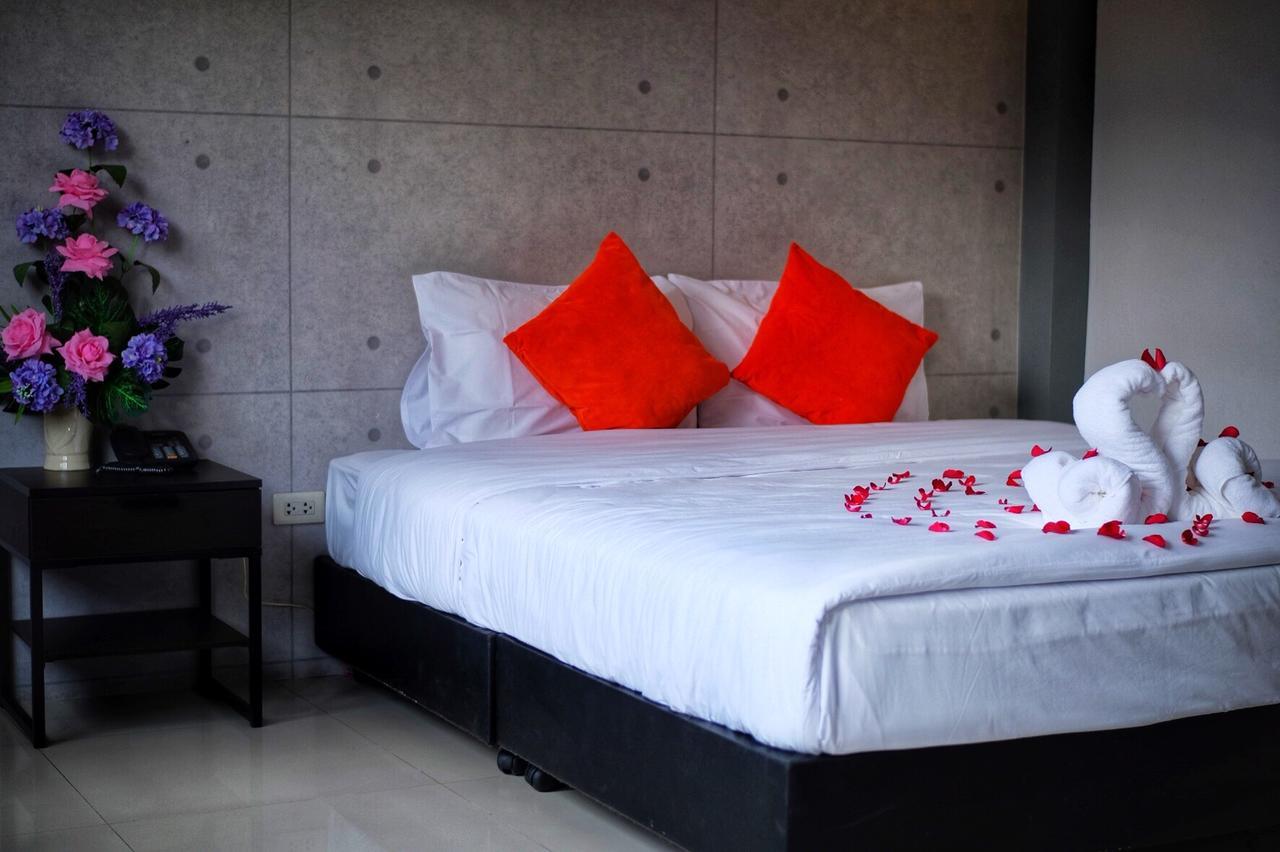 Royal Nine Hotel Kanchanaburi Bagian luar foto