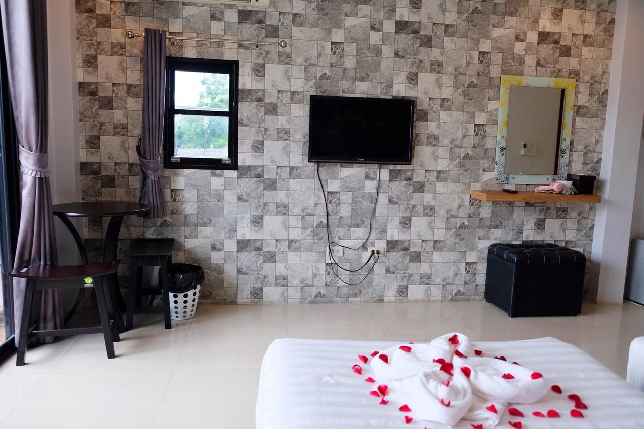 Royal Nine Hotel Kanchanaburi Bagian luar foto