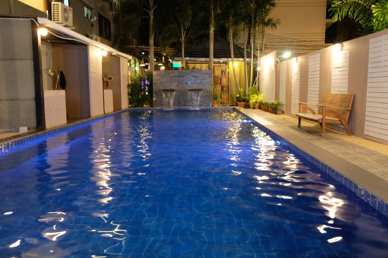 Royal Nine Hotel Kanchanaburi Bagian luar foto