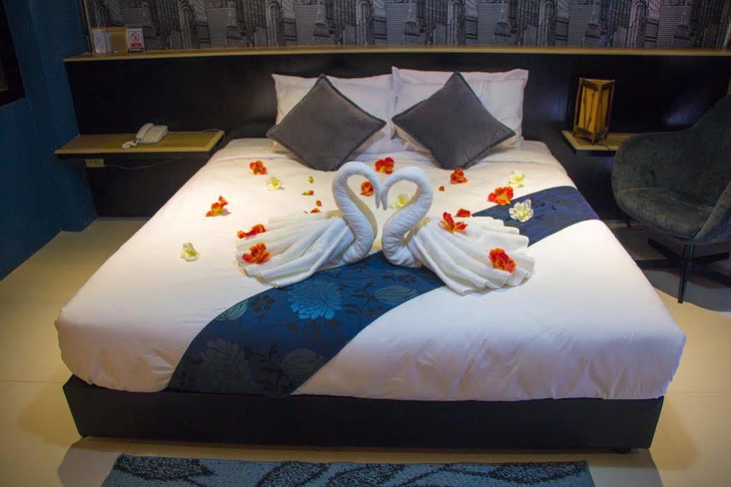 Royal Nine Hotel Kanchanaburi Bagian luar foto
