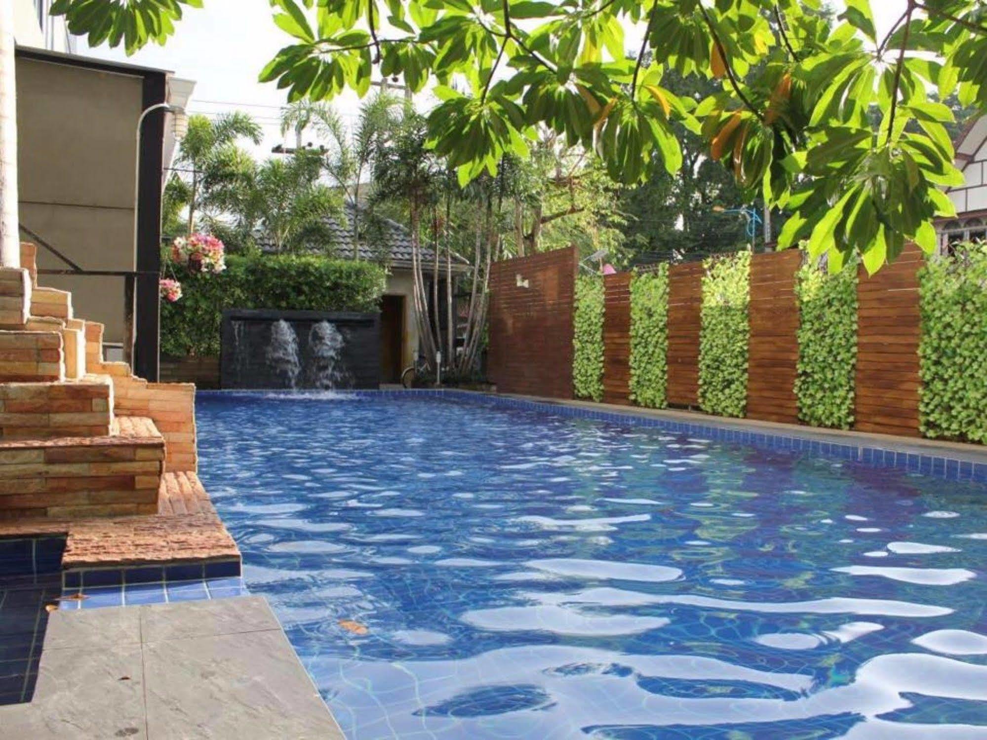 Royal Nine Hotel Kanchanaburi Bagian luar foto