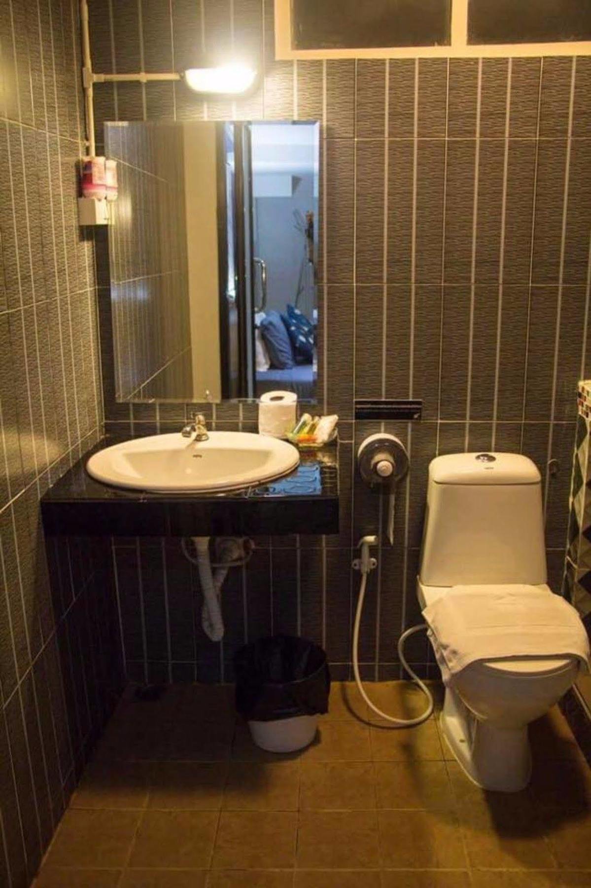 Royal Nine Hotel Kanchanaburi Bagian luar foto